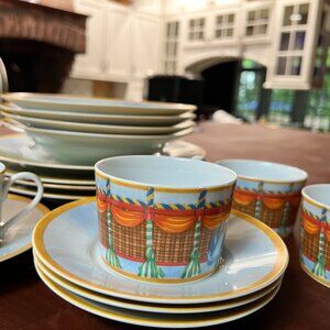 Service for 4 Williams Sonoma "Montgolfiere" hot air balloon full set dishes